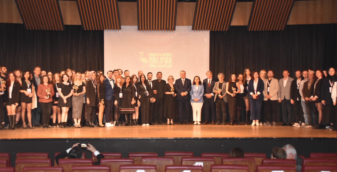 Ödül Töreni ve Gala Toplu Fotoğraf - 2. Uluslararası Yalova Film Festivali