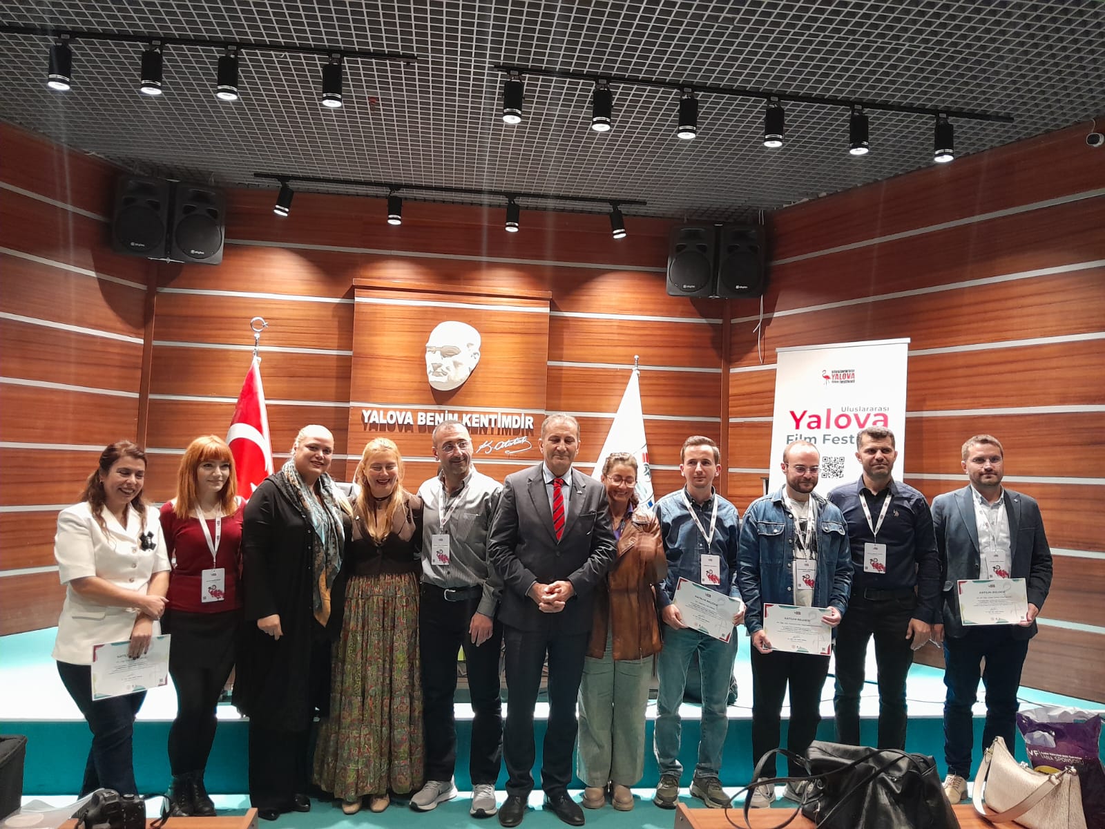 Panel Toplu Fotoğraf - 2. Uluslararası Yalova Film Festivali